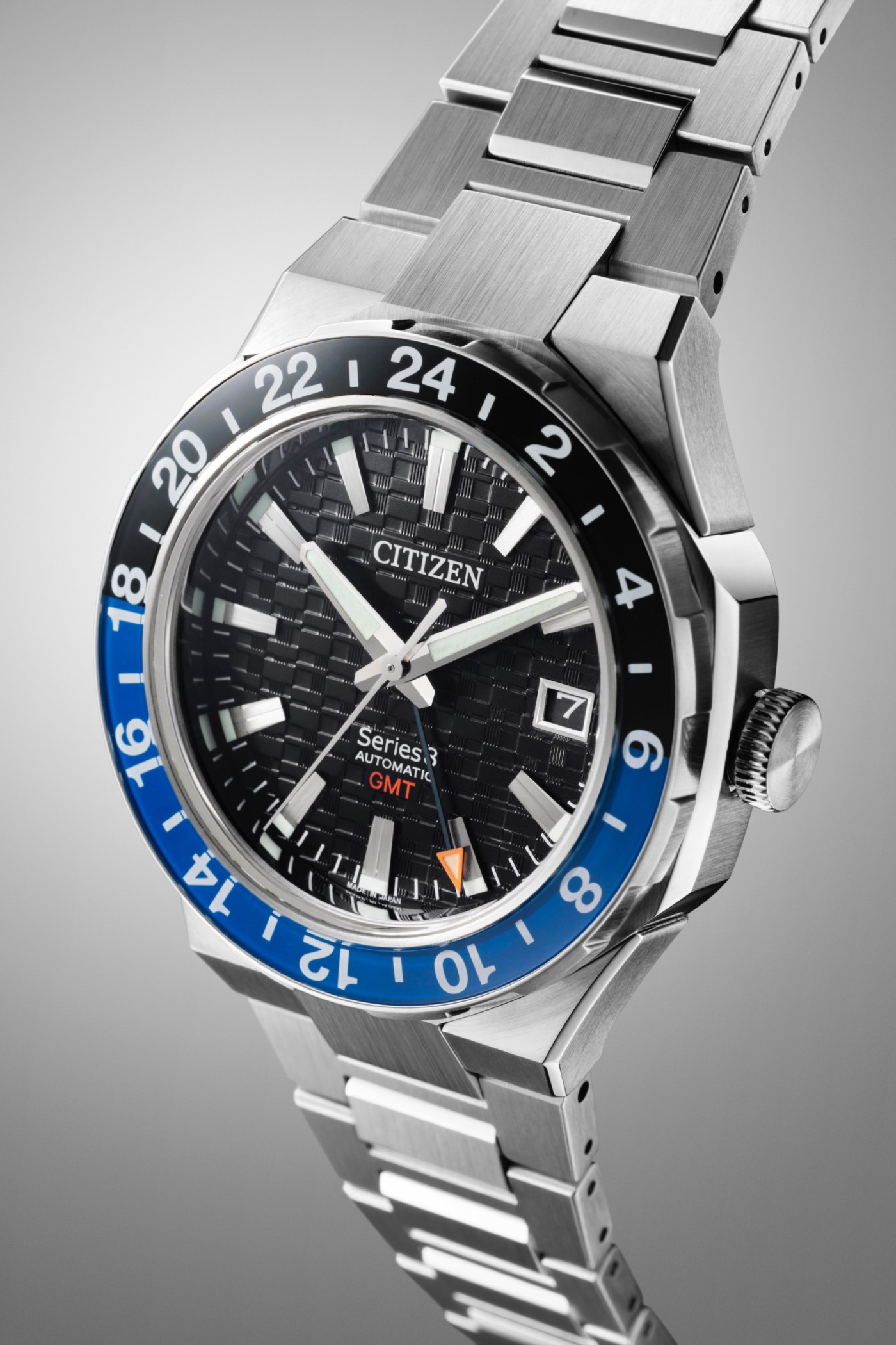 Citizen Series 8 GMT Ref. NB6031-56E angled view