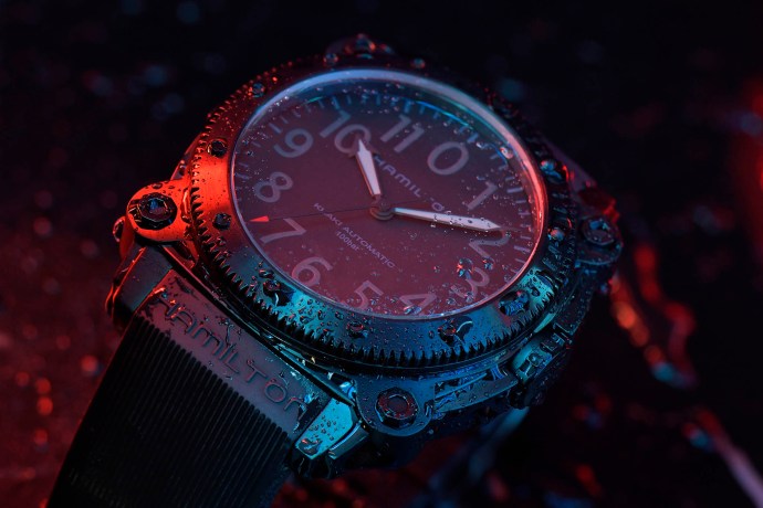 Hamilton Khaki Navy BeLOWZERO Tenet Limited Edition red