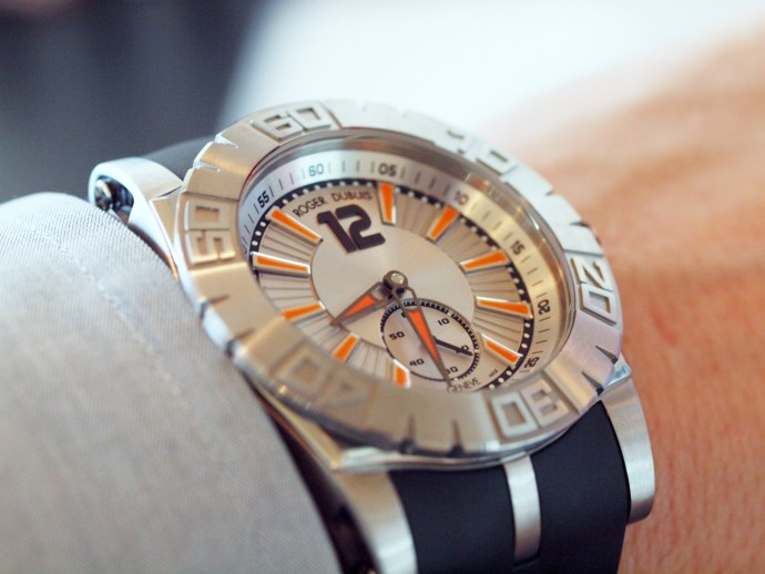 Roger Dubuis Easy Diver RDDBSE0256 wristshot