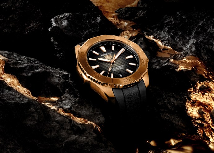 TAG Heuer Aquaracer Professional 200 Gold